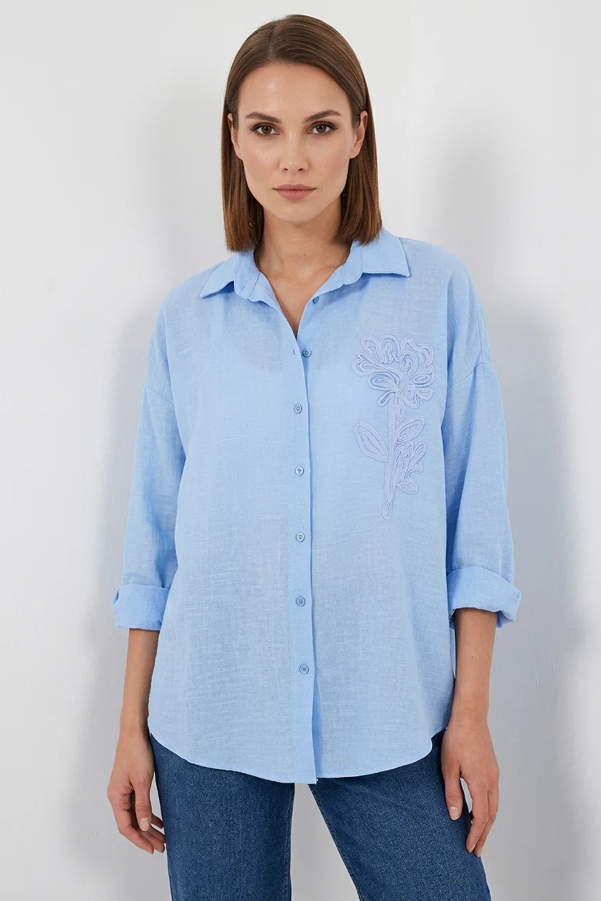 Kadın Oversize Nakışlı Çiçek Desenli Viskon Mavi Gömlek