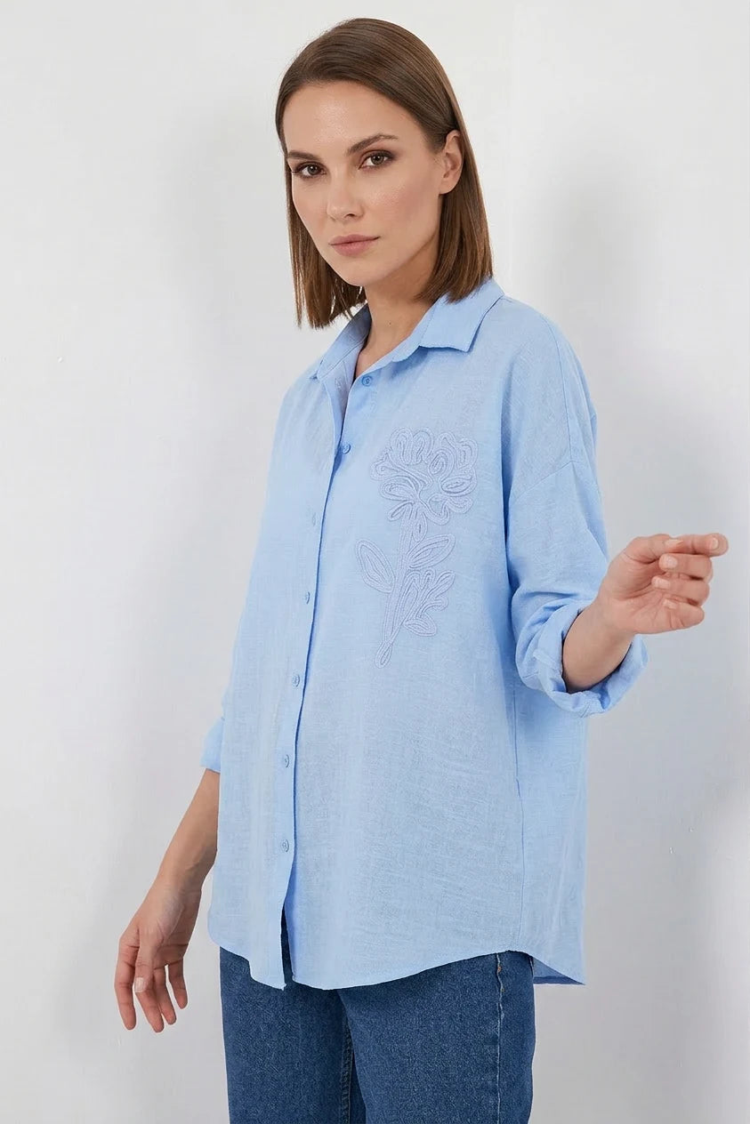 Kadın Oversize Nakışlı Çiçek Desenli Viskon Mavi Gömlek