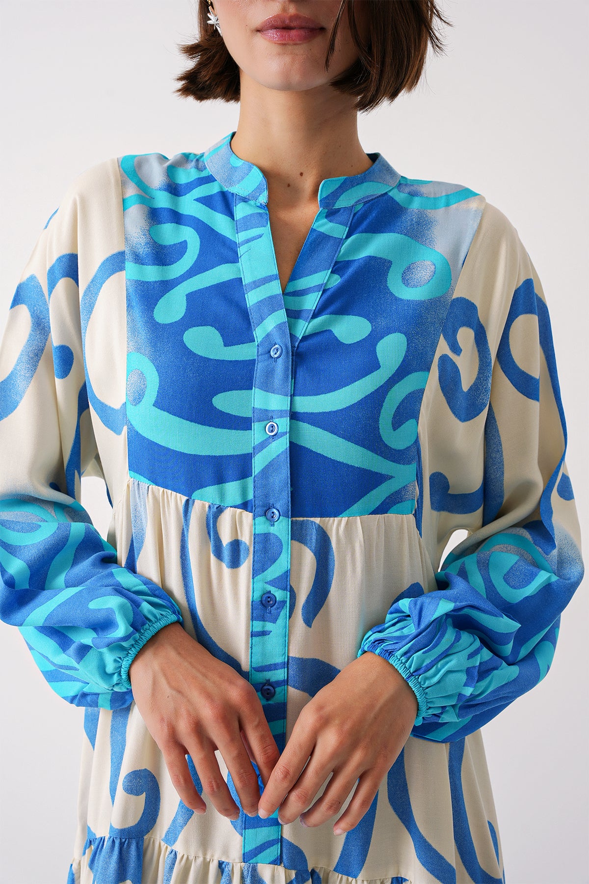 Kadın Hakim Yaka Beli Büzgülü Desenli Viskon Mavi Tesettür Elbise