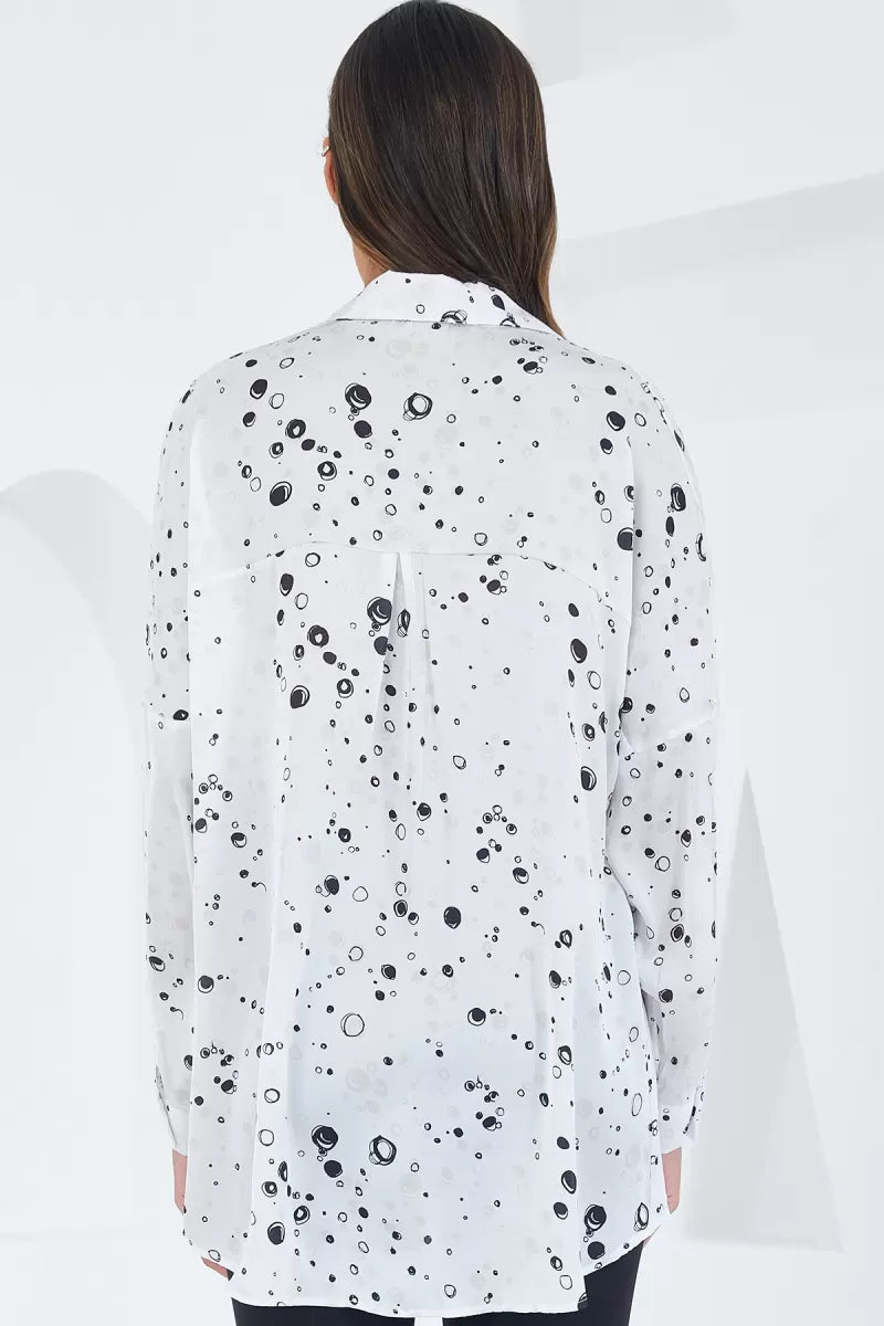 Kadın Oversize Desenli Saten Siyah Beyaz Gömlek
