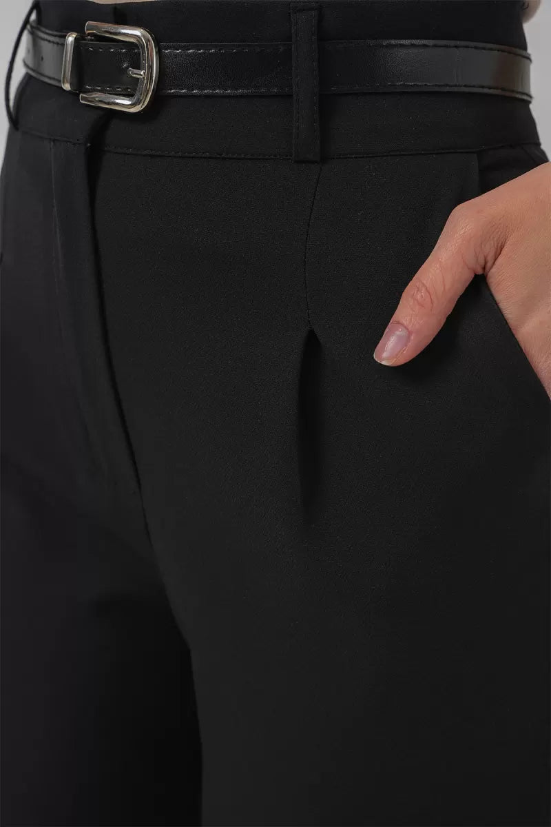 Kadın Yüksek Bel Pileli Kemerli Siyah Pantolon